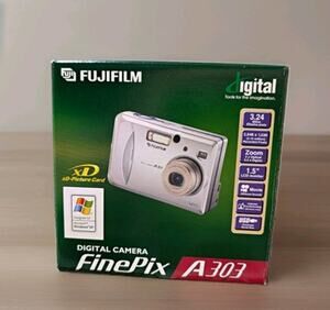 NIB Fujifilm FinePix A303 Digital Camera 3.2MP 3x Optical Zoom Brand New Sealed